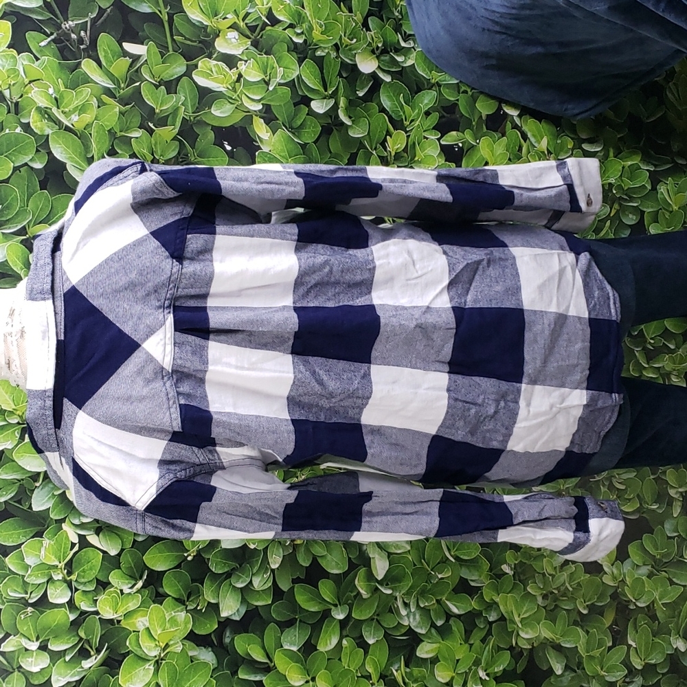Maurices plaid button down - Picture 3 of 4